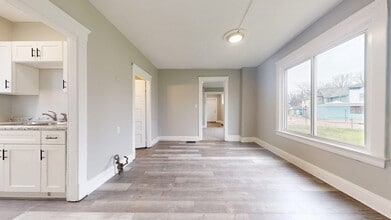 Building Photo - Lorain/W.73 neighborhood, updated 3 bed/1 bath single family house.