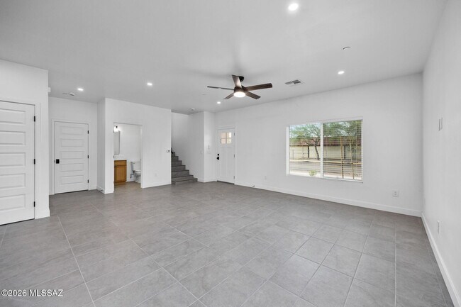 Building Photo - 502 S Fremont Ave