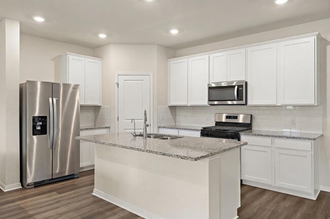 Building Photo - 129 Greenway Ln