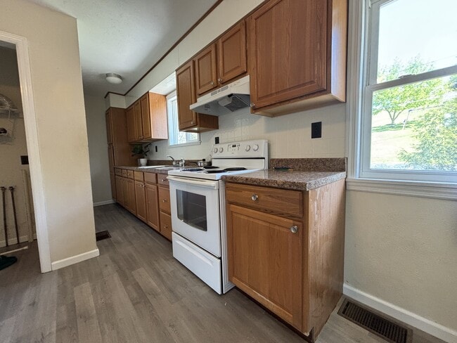 Building Photo - 941 Vista Ln