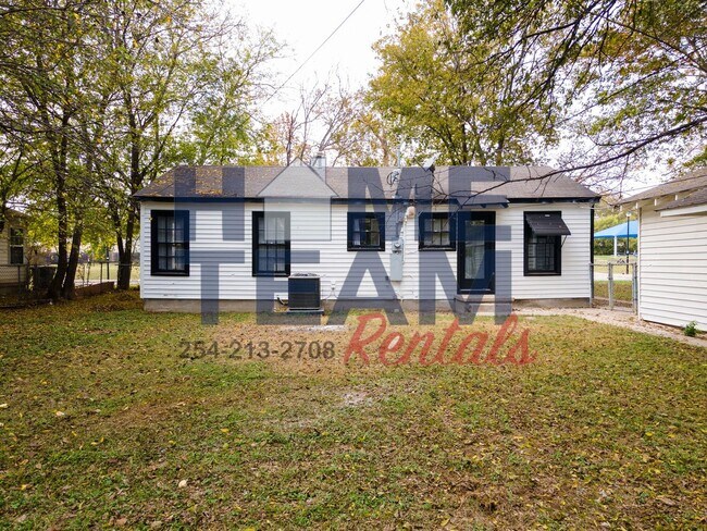 Building Photo - Half off first months rent!!!