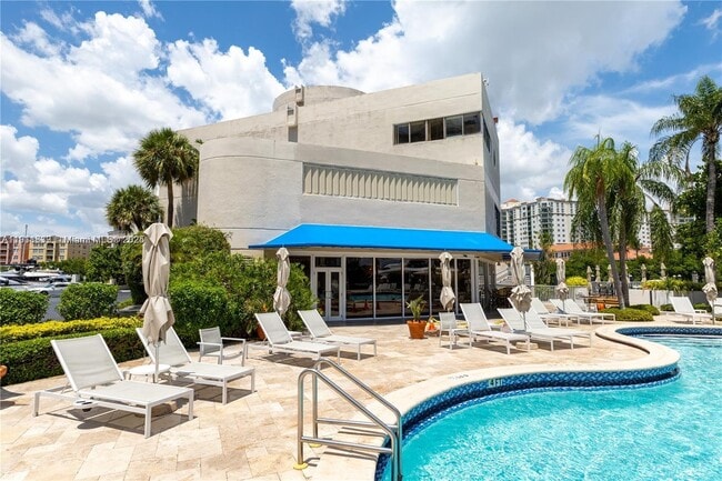 Building Photo - 19707 Turnberry Way