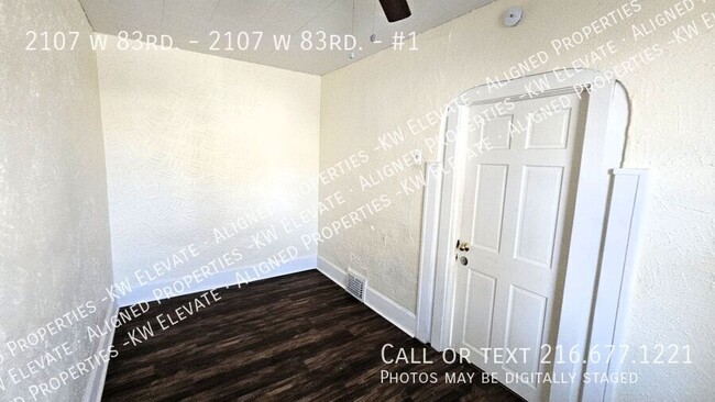 Building Photo - Spacious 2-bedroom, 1-bath apartment!