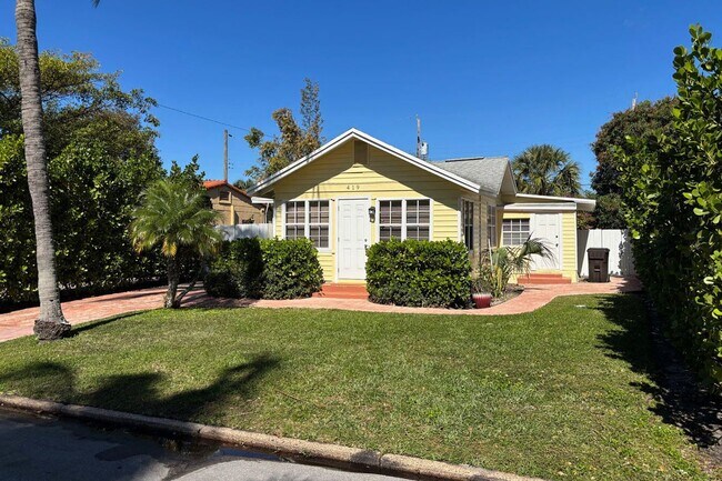 Building Photo - 419 43rd St