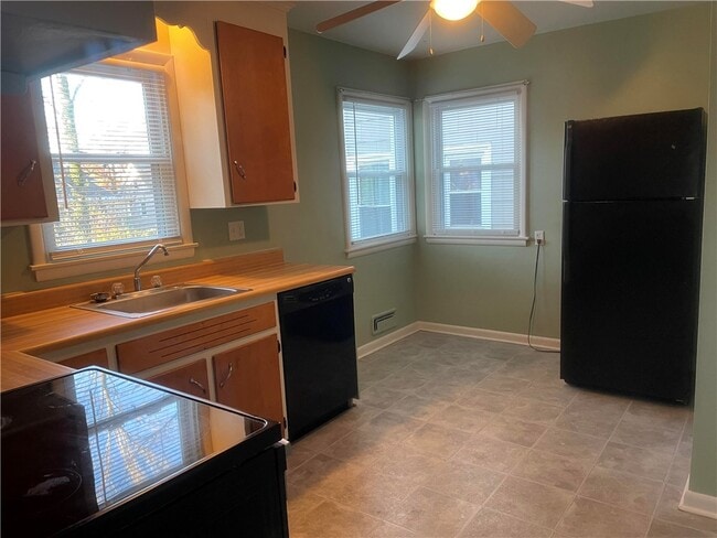 Building Photo - 59 Pinnacle Rd