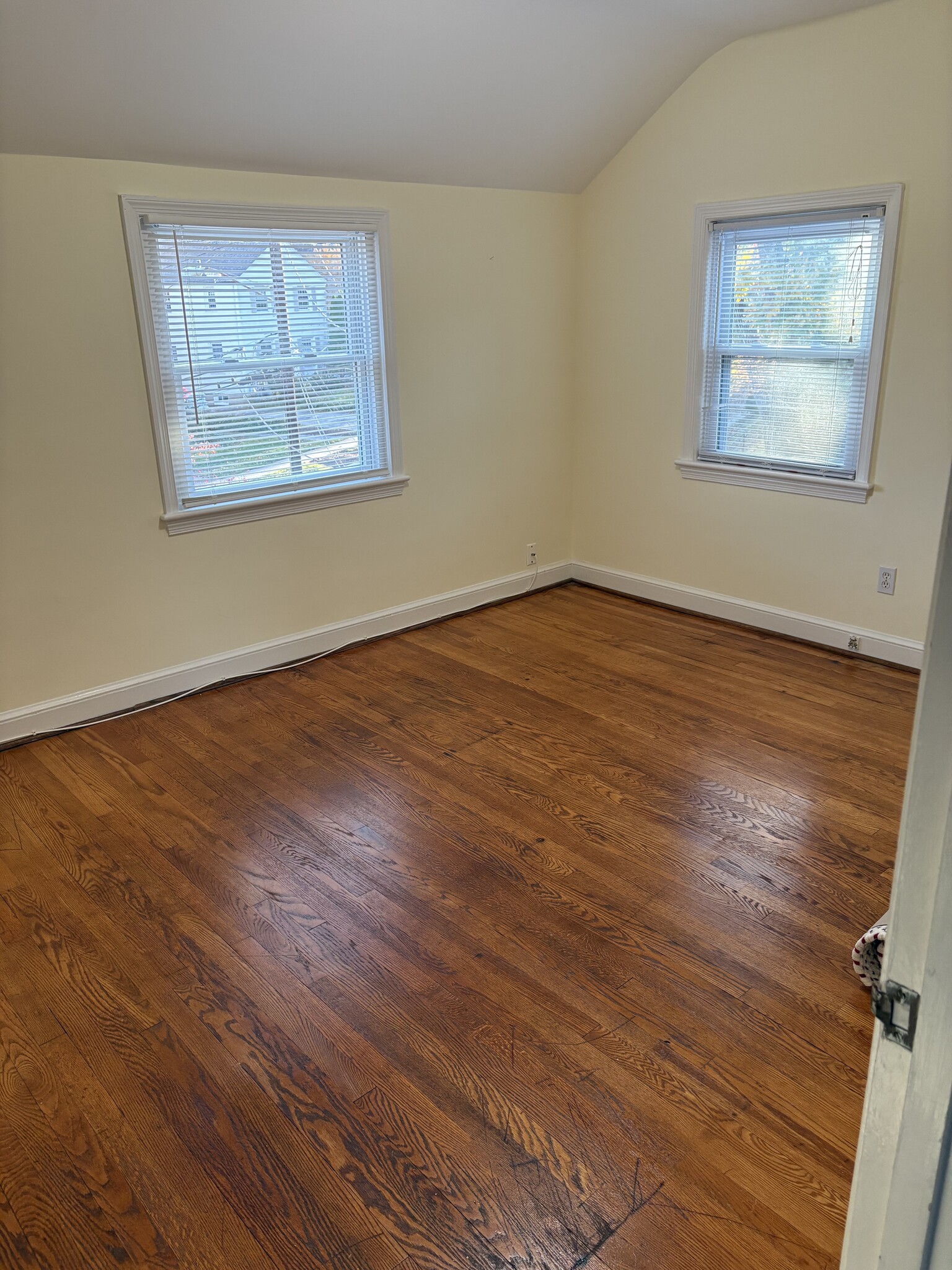 Building Photo - 22 Kentbury Way