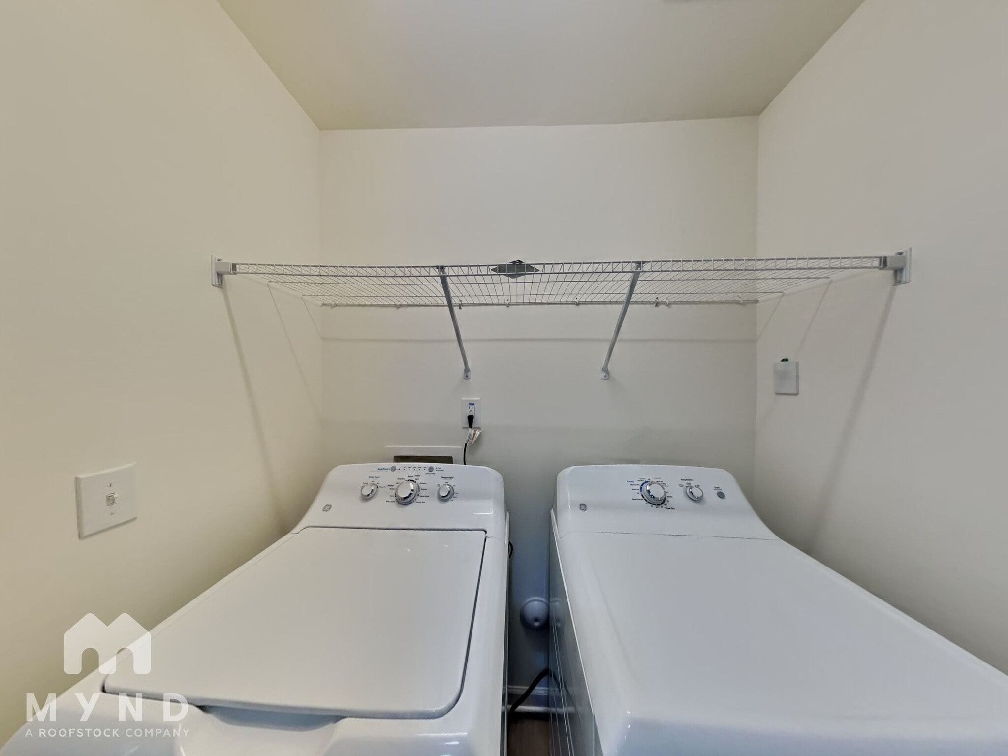 Building Photo - 246 Spark St