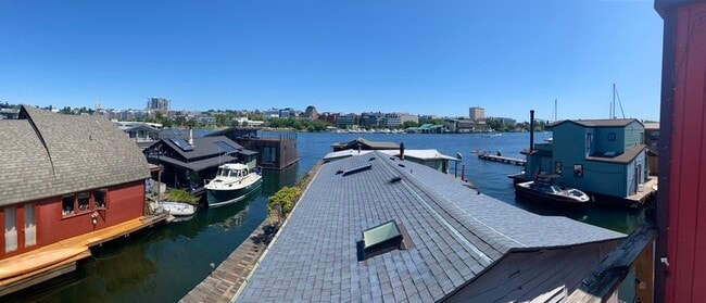 Building Photo - 3126 Portage Bay Pl E
