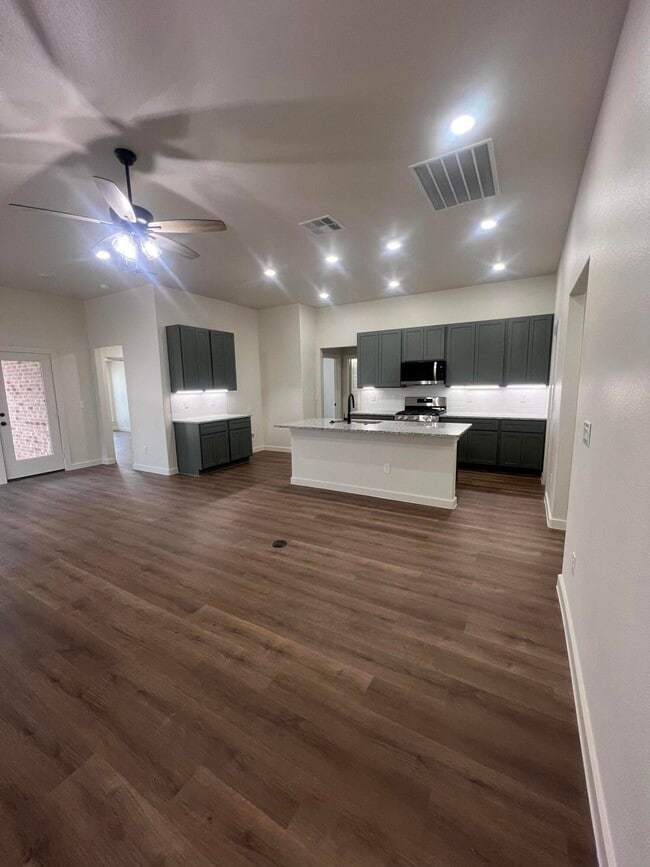 Building Photo - 13831 Gary Ave