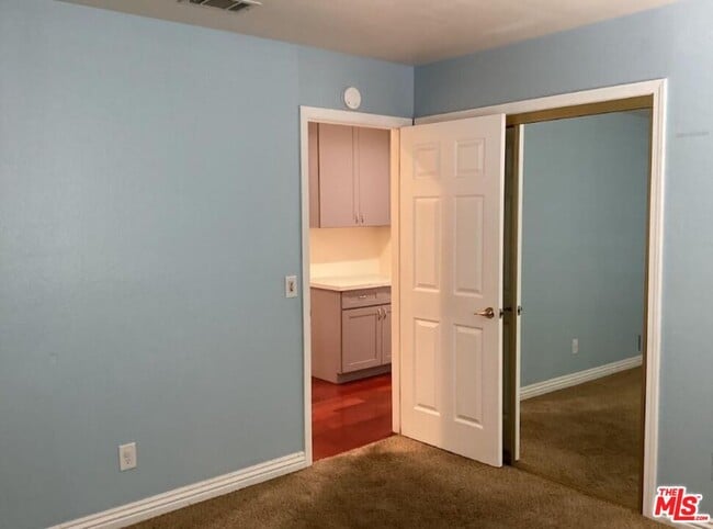 Building Photo - 2657 Sandstone Ct