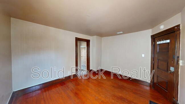 Building Photo - 727 N Weber St