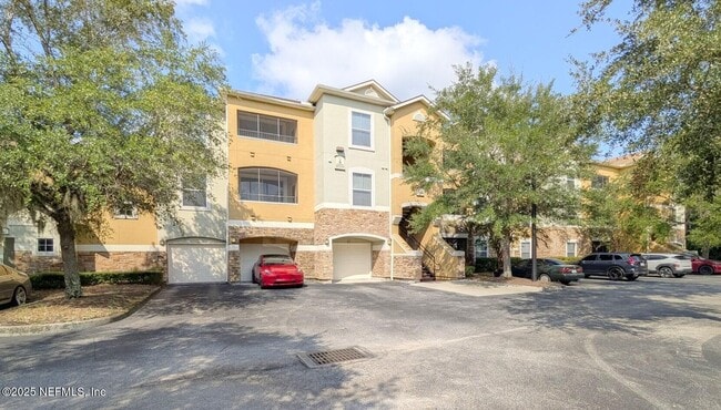 Primary Photo - 1300 Riverplace Blvd