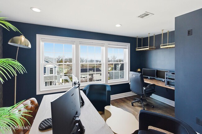 Building Photo - 619 Park Ave