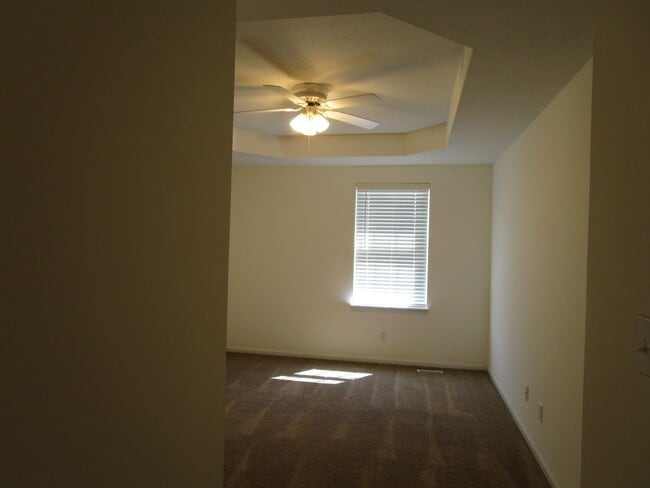 Building Photo - 5001-5003 Betty Jean Way