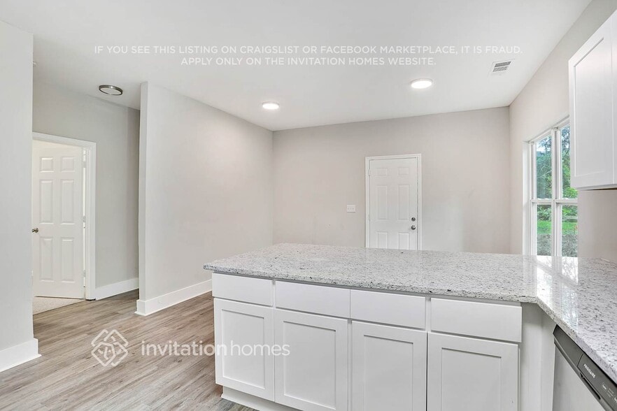 Building Photo - 3986 Bakers Ferry Rd SW