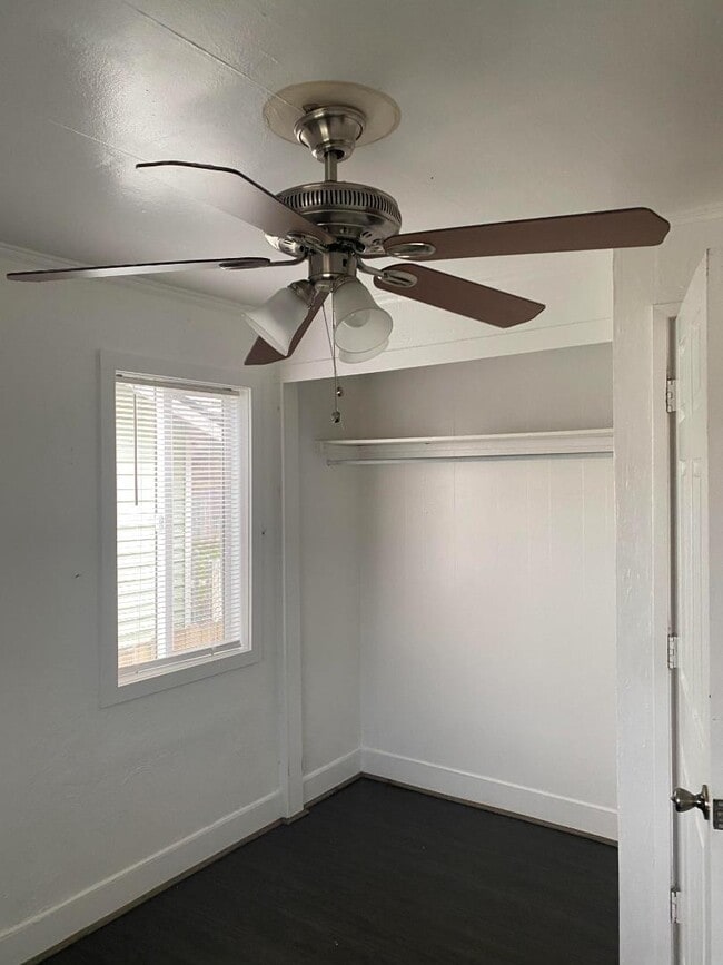 Building Photo - 754 California Ave