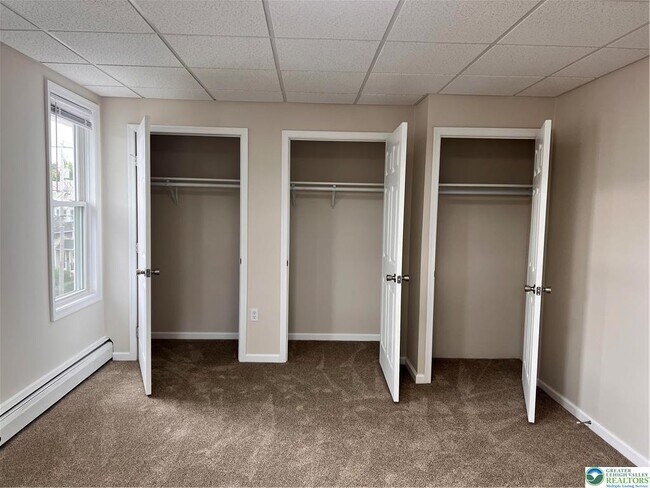 Building Photo - 402 Prospect Ave