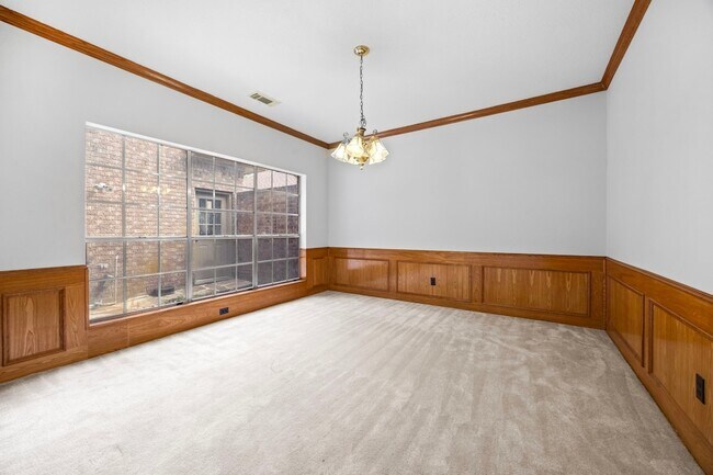 Building Photo - 4215 Valley Glade Dr