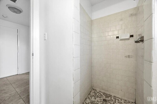 Building Photo - 2712 Hollins St