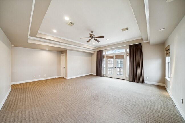 Building Photo - 2024 Vermont St