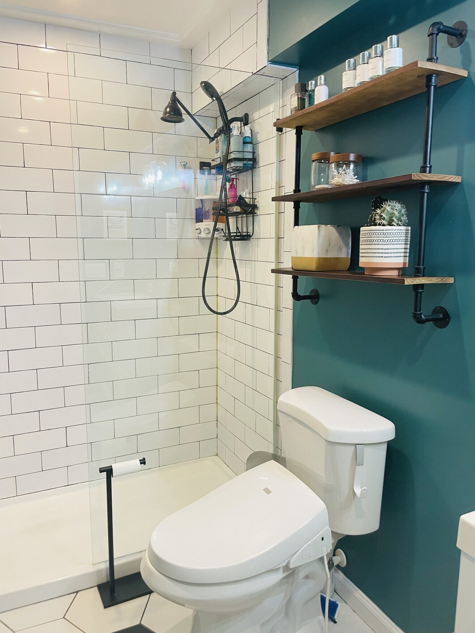 Bathroom Shower - 6 Scotch Pine Ln