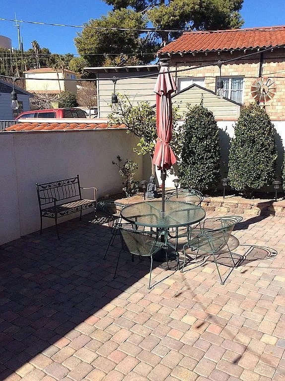 Building Photo - 304 Nevada Way