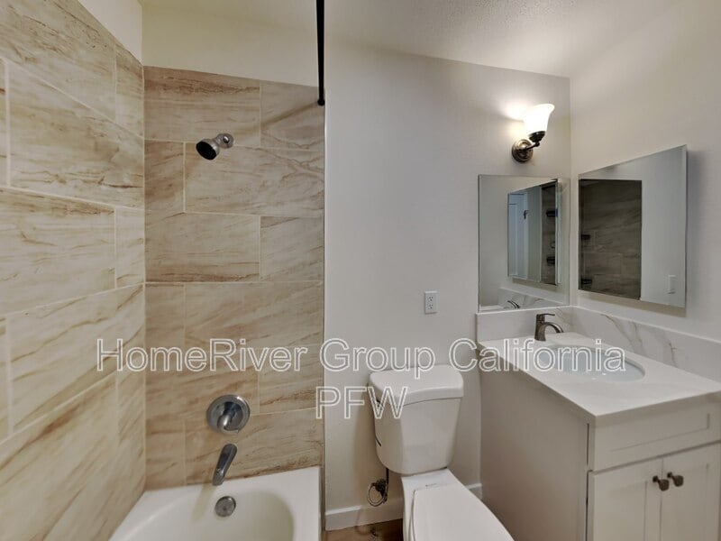 Building Photo - 2622 Spinnaker Ave