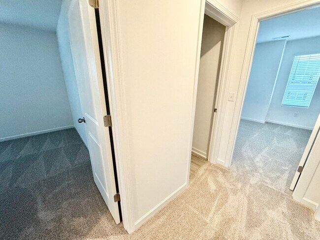 Building Photo - Three bedroom 2 1/2 bath single-family home in the new Kensington community