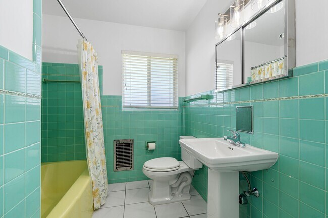 Building Photo - 360 Palmetto St