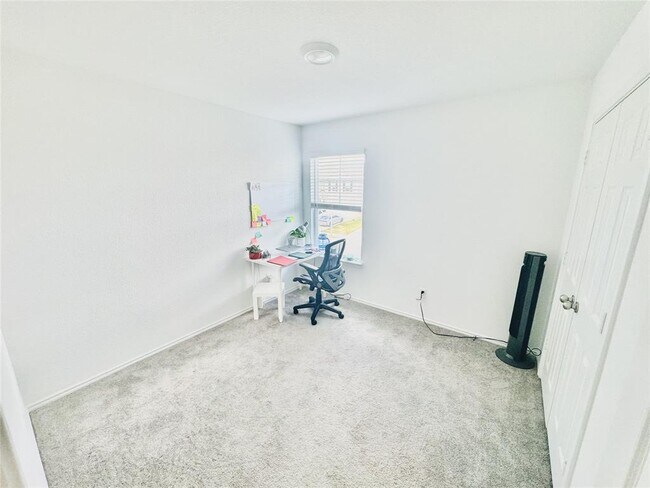 Building Photo - 1601 Holly Lk Dr