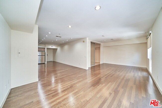 Building Photo - 1234 Wilshire Blvd