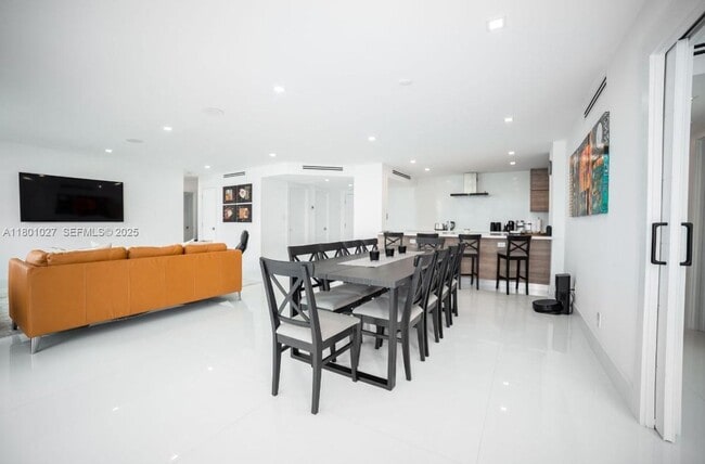 Building Photo - 5600 Collins Ave