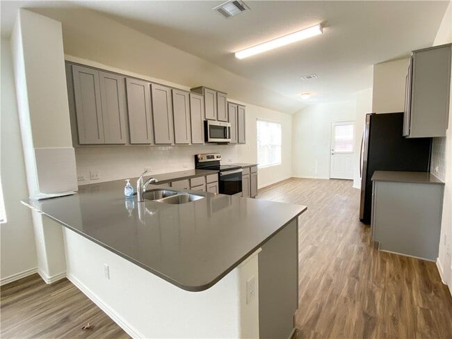 Building Photo - 301 Greatest Gift Wy