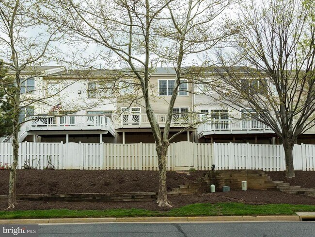 Building Photo - 9421 Van Arsdale Dr