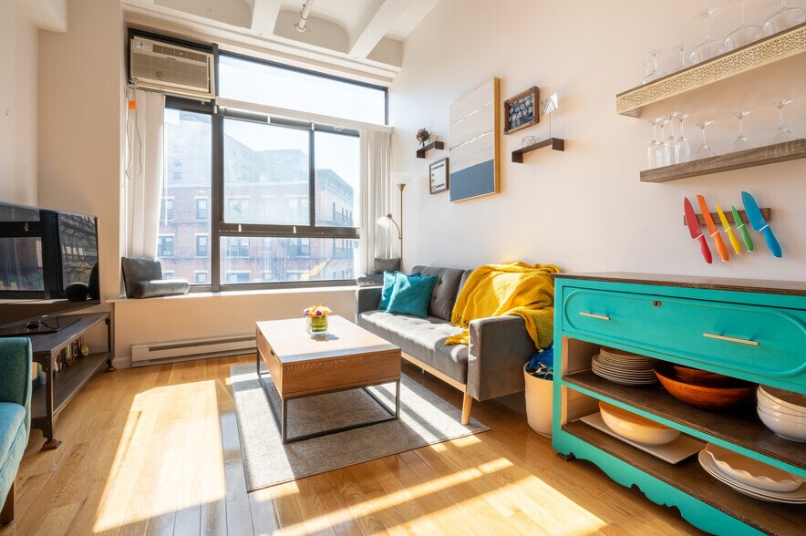 Building Photo - 12 Stoneholm St