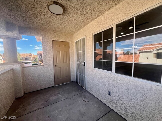 Building Photo - 3327 Erva St
