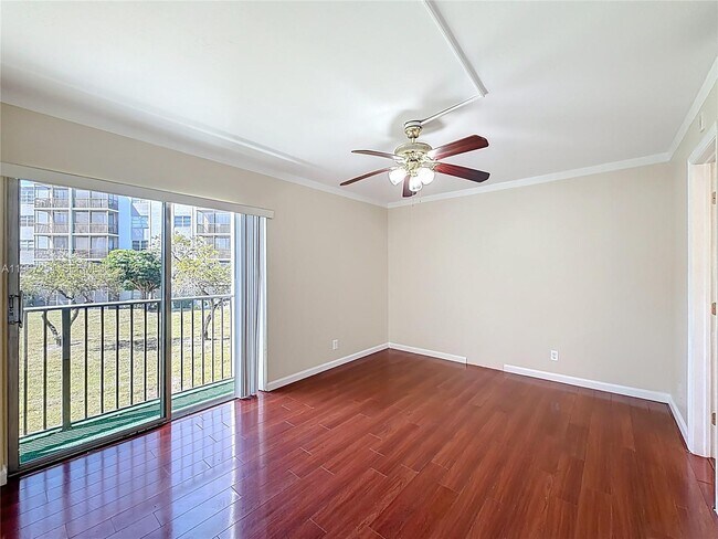 Building Photo - 8740 N Sherman Cir