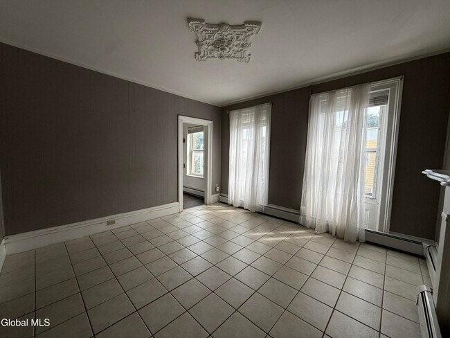 Building Photo - 403 2nd St