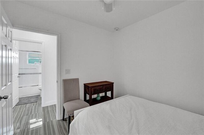 Building Photo - 1732 NE 173rd St