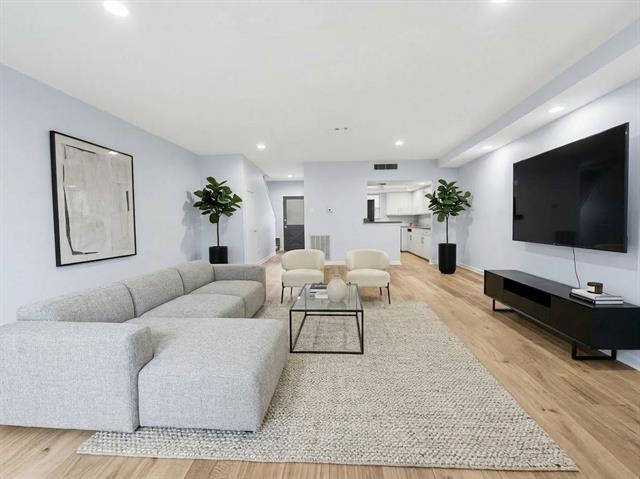 Building Photo - 6009 E University Blvd