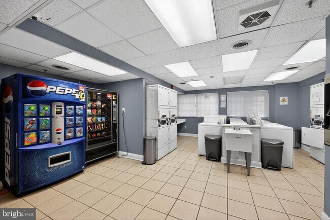 Building Photo - 2101 Chestnut St