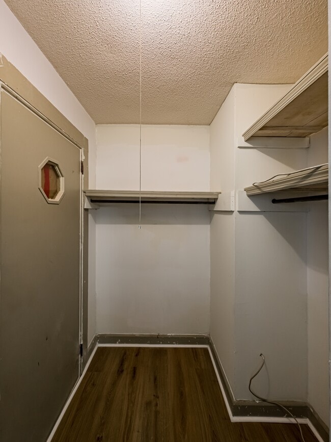 Building Photo - 1608 Central Ave