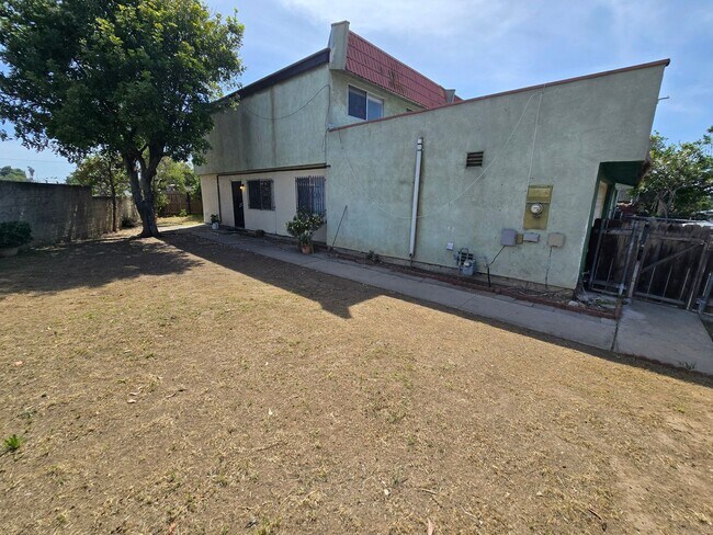 Building Photo - Upgraded National City 4-Br. + 2-car Garage