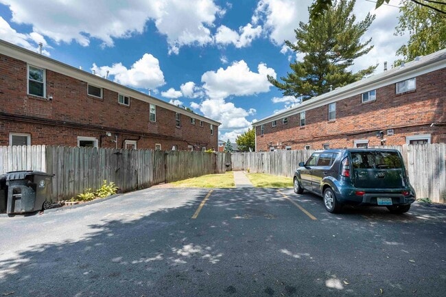 Building Photo - 3412 Taylorsville Rd