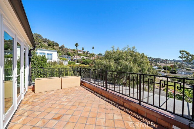 Building Photo - 464 Holly St