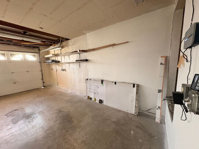 Building Photo - Rancho Cucamonga Gem – Stylish Single-Stor...