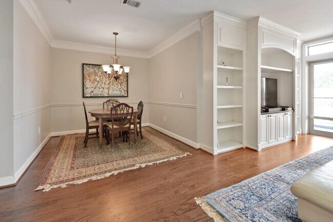 Building Photo - 3334 Peachtree Rd NE