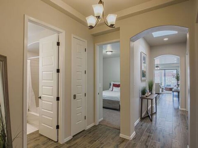 Building Photo - Beautiful East side House 3 Bed
