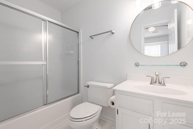 Building Photo - 9204 Four Mile Crk Rd