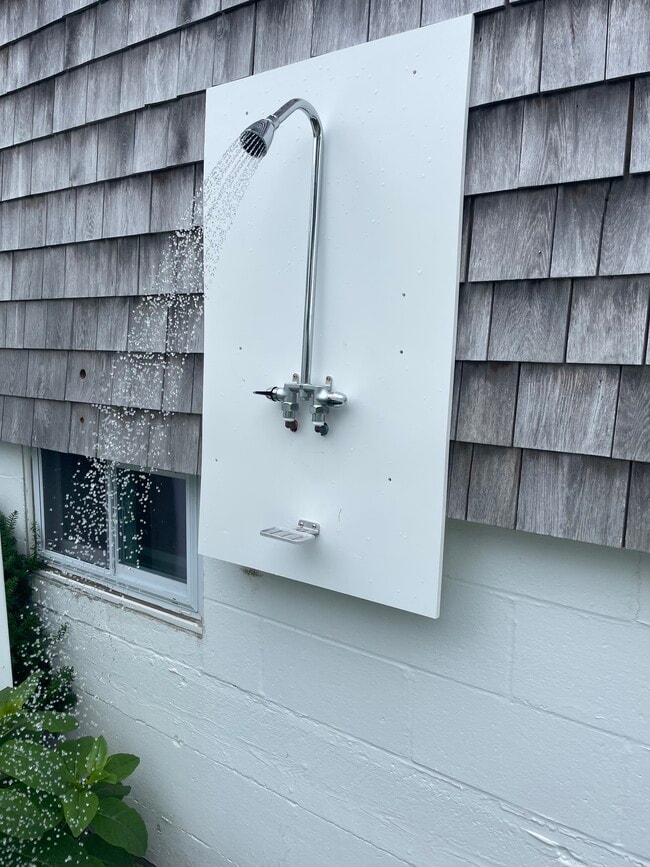 Building Photo - 46 Flintstone Rd